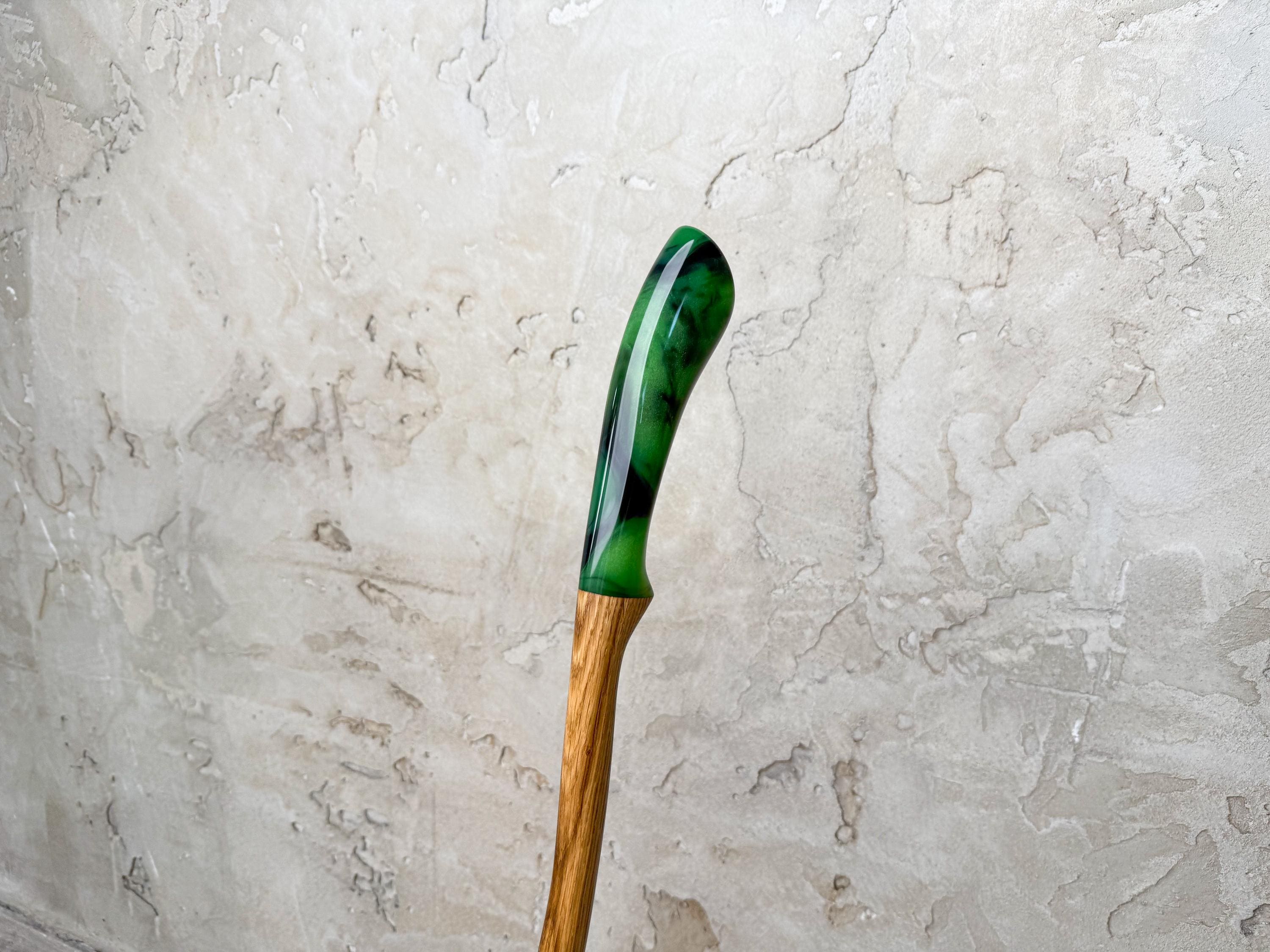 Extra-Long Wooden Shoehorn with Epoxy Handle and Stand – Durable Walnut/Oak Entryway Accessory